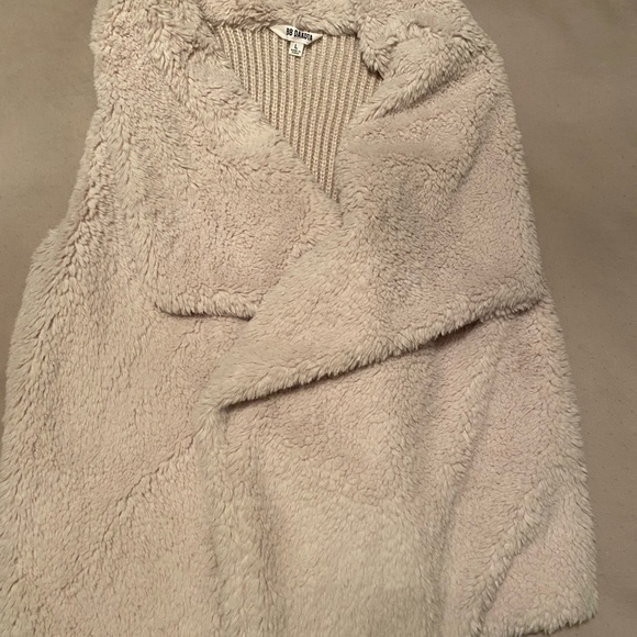 BB Dakota Faux Fir Vest - Size L - Picture 2 of 7